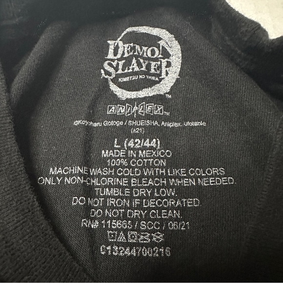 Demon Slayer Shirt size Large - Picture 3 of 6